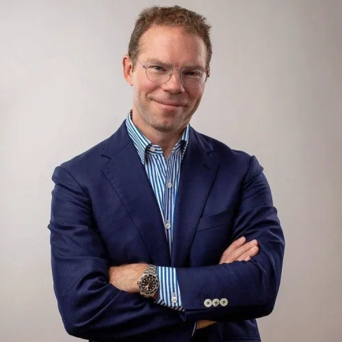 Greg Lindsay